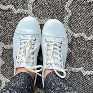 Ecco women’s soft sneaker - white -size 8